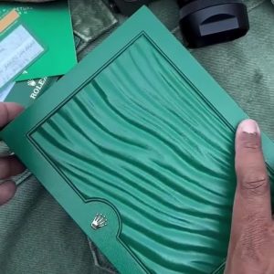 Rolex GMT-Master II 40mm Root Beer Black Dial Oyster Bracelet 18k Rose Gold Watch 126715chnr-0001